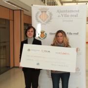Gil llliura un xec de 1.045 euros a l’Associació de Voluntaris d’Acolliment Familiar, AVAF