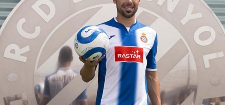 El Villarreal arriba a un acord per a tancar el fitxatge del migcampista asturià Javi Fuego del Espanyol