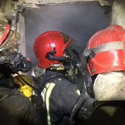Incendi en un habitatge unifamiliar aïllat a Vila-real amb dos homes i una dona dins que ja està extingit