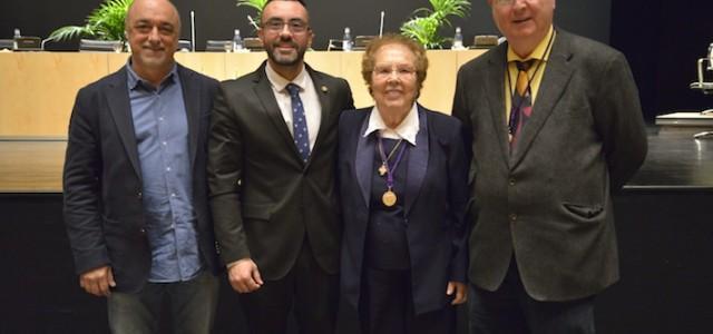 L’alcalde acompanya Dolores Cortés i Xarxa Teatre en el lliurament de medalles de l’UJI