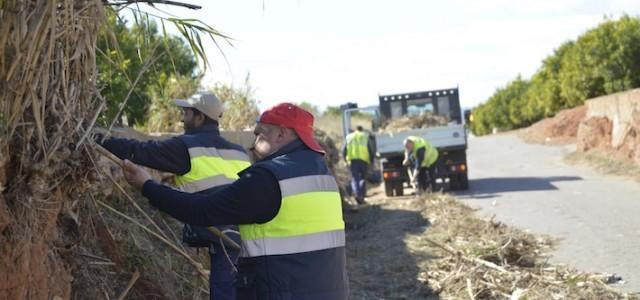 Dues brigades especials desbrossen i netejen solars, cunetes i barrancs dins del pla Vila-real+neta