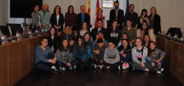 Deu alumnes i cinc professors d’intercanvi del projecte Erasmus plus – Medes visiten l’Ajuntament