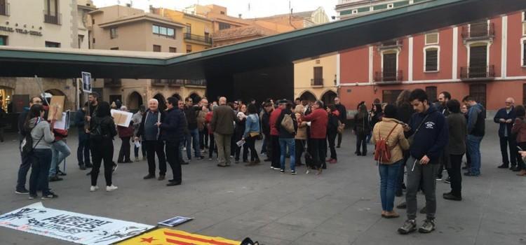 Un centenar de persones es concentren “davant els empresonaments i la violència policial a Catalunya”