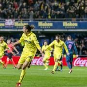 El Villarreal remunta un polèmic penal enfront del Atlético i es consolida cinqué