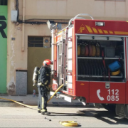 Incendi industrial en l’antiga nau de Frutiver en la zona nord de Vila-real que ja està controlat