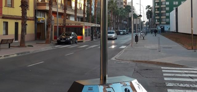 S’instal·len huit papereres de recollida selectiva per a facilitar el reciclatge de carregadors, tòners o bateries