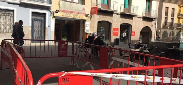 Cs demana que s’inicie la renovació del revestiment de les peces de la Plaça Major quan abans