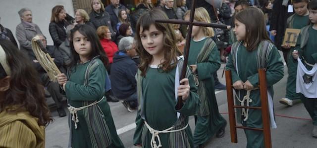 La processó infantil-juvenil de la Confraria de Santa Maria Magdalena dóna el tret d’exida a la Setmana Santa 