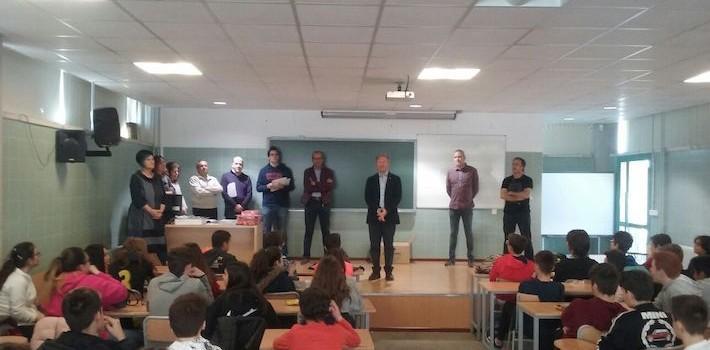 Els participants en les VII proves matemàtiques Canguret reben els diplomes acreditatius al Broch i Llop