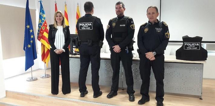 La Policia Local millora les seues condicions de treball amb 66 nous jupetins anti-bales unipersonals