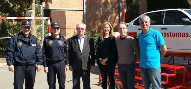 La Policia Local instal·la a Flors un simulador de bolcada dins del projecte d’Educació Viària