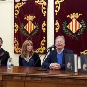 La il·lustradora Paula Bonet i l’escritor Aitor Saraiba presenten el libre ‘Por el olvido’