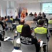 La Policia Local es forma per a atendre a persones amb diabetis en la via pública 