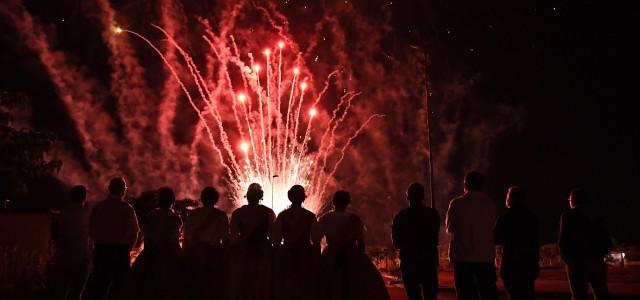 El castell de focs artificials posa el fermall d’or als més de 220 actes de les festes de sant Pasqual 