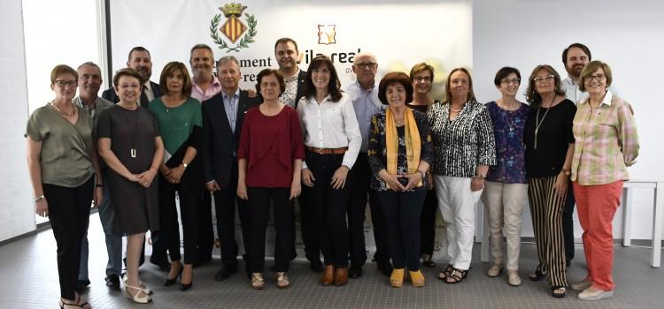 Reconeixement a la tasca educativa dels 16 docents de set centres jubilats en 2017