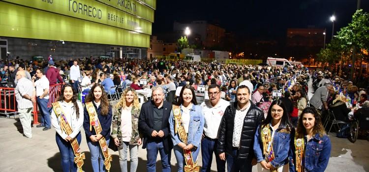 El 12é sopar de Germanor reuneix a les associacions de veïns en una nova ubicació, la plaça del Llaurador