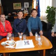 Dos esportistes xinesos d’èlit coneixen els ensenyaments de l’Associació d’Arts Marcials i el Club Wushu/Kung-Fu