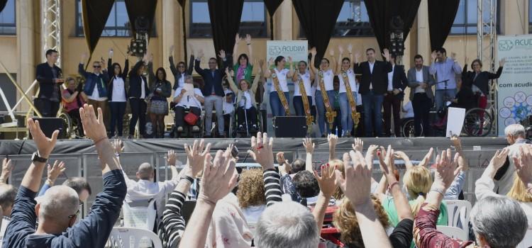 ‘Acudim al carrer!’ visibilitza a les dones amb discapacitat i els majors prenen el Centre de Congressos