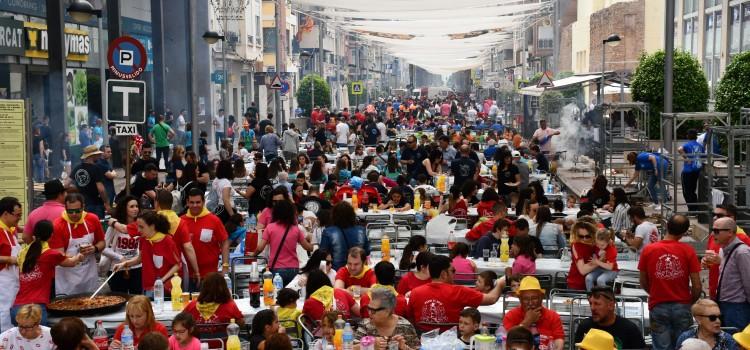 2.500 persones omplin l’Avinguda La Murà amb el concurs de paelles de les Festes de Sant Pasqual