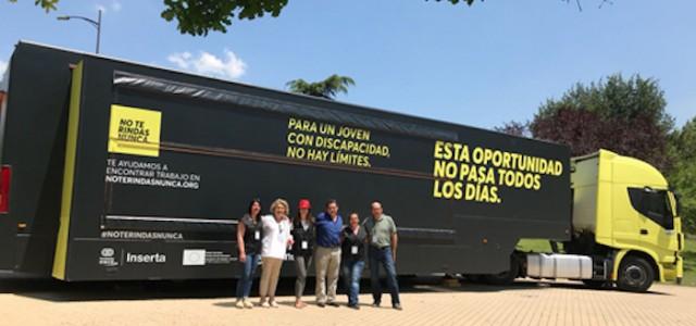 Una oportunitat laboral per als joves discapacitats aturats amb la parada del roadshow ‘No te rindas nunca’ al Llaurador