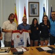 Les campiones del món del Club Patí Arantxa Lluna i Anna Doménech, rebudes a Ca la Vila