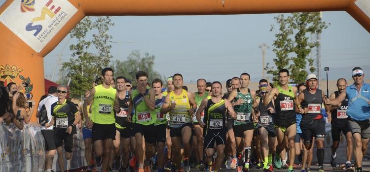 La Mitja Marató de Vila-real assoleix la veterania amb la celebració de la 35a edició i més de 500 participants