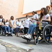 ‘Acudim passeja per la nostra ciutat’ per a sensibilitzar sobre l’accessibilitat al medi urbà