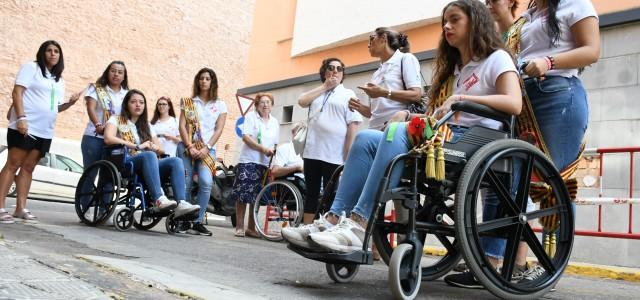 ‘Acudim passeja per la nostra ciutat’ per a sensibilitzar sobre l’accessibilitat al medi urbà