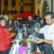 Més de mil cassoletes solidàries de l’Olleta repartides en la tradicional degustació