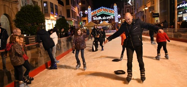 Vila-real inaugura la seua primera Fira de Nadal a l’avinguda de la Murà i amb pista de gel 