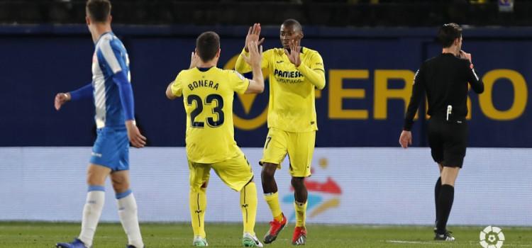 Toko Ekambi i Carlos Bacca salven els mobles d’un frèvol Villarreal davant l’Espanyol (2-2)