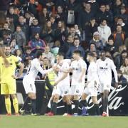 El Villarreal perd davant el València la primera de les díhuit finals que li queden, segons el seu entrenador (3-0)