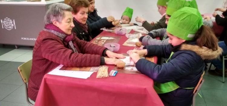 El Mercat Central tanca la programació especial de Nadal amb l’activitat Cuina de Mercat amb iaios i nets 