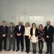 Representants de Compromís visiten la Mostra de Porcelanosa