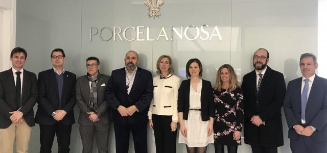 Representants de Compromís visiten la Mostra de Porcelanosa