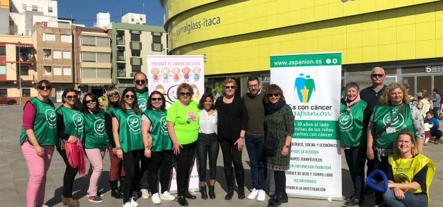 Vila-real desplega una pancarta per a commemorar el Dia del Xiquet amb Càncer