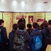 L’alumnat de 6é curs del CEIP Angelina Abad han visitat hui l’exposició ‘Bíblia i cultura’ a la Casa de Polo