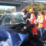 Accident de trànsit entre dos vehicles i amb ocupants atrapats en la N-340 al seu pas per Vila-real