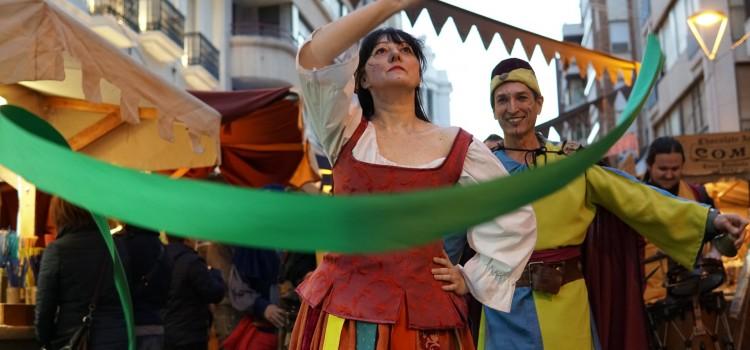 Més d’un centenar de casetes i animació amb música folk, cercaviles musicals, teatre i exhibicions a la Fira medieval