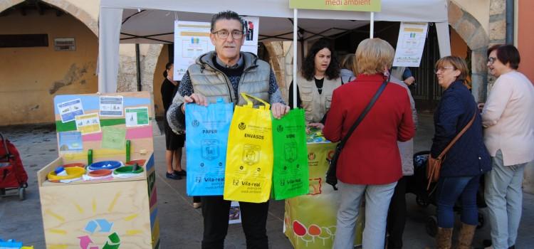 Un cap més cap al reciclatge i la sostenibilitat amb el repartiment de 15.000 bosses de separació de residus