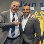Santi Cazorla rep la insígnia d’or del Villarreal després d’acumular 294 partits oficial