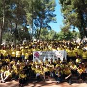 Centenars de persones participen en la II Marxa saludable familiar en benefici dels xiquets amb càncer