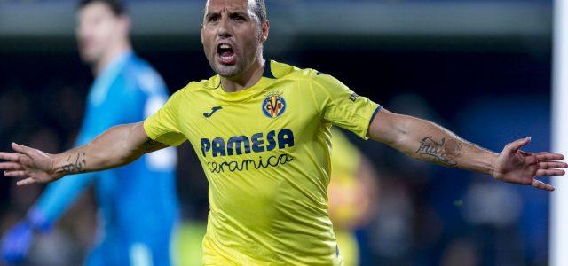 Cazorla li demana al nou any “seguir igual en el personal i que el Villarreal no patisca”