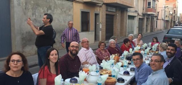 La comunitat musulmana de Vila-real comparteix amb els veïns un multitudinari ‘Iftar’ o ruptura del dejú