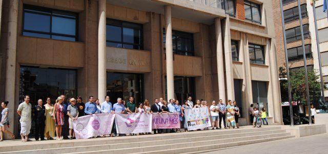L’Ajuntament ix al carrer per homenatjar l’ùltima víctima de la violència masclista