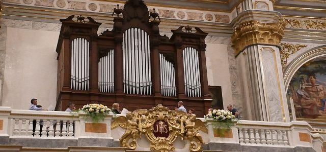 L’orgue romàntic de l’Arxiprestal recupera el so després d’un delicat procés de restauració