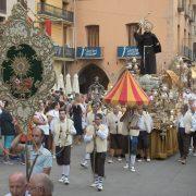 La Mare de Déu de Gràcia recorre els carrers de la ciutat amb sant Pasqual en una solemne processó