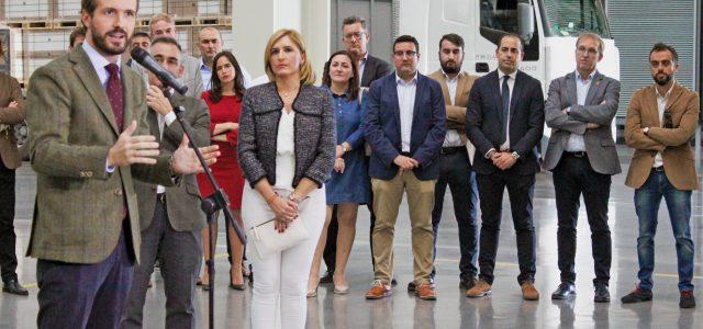 Pablo Casado visita Porcelanosa com a aposta pel sector ceràmic i el teixit productiu de Vila-real  