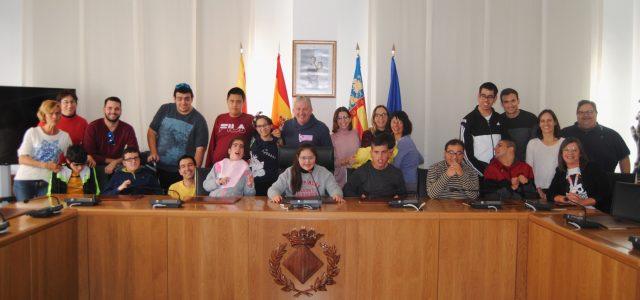  Un grup d’alumnes del col·legi d’educació especial La Panderola visita Ca la Vila