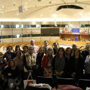 Les associacions de veïns i ciutadanes visiten el Parlament Europeu i coneixen l’oficina de la Generalitat